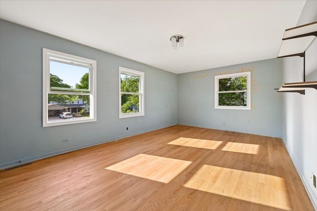 937 Sutton Drive, Northbrook, IL 60062