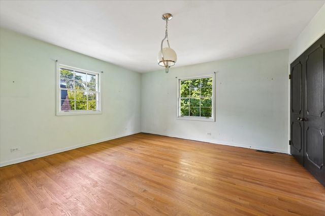 937 Sutton Drive, Northbrook, IL 60062