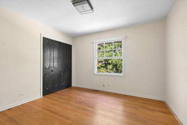 937 Sutton Drive, Northbrook, IL 60062