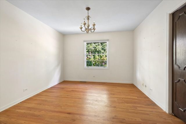 937 Sutton Drive, Northbrook, IL 60062