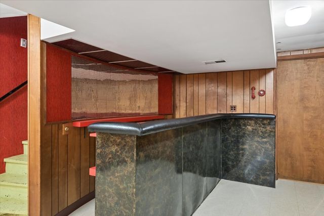 937 Sutton Drive, Northbrook, IL 60062