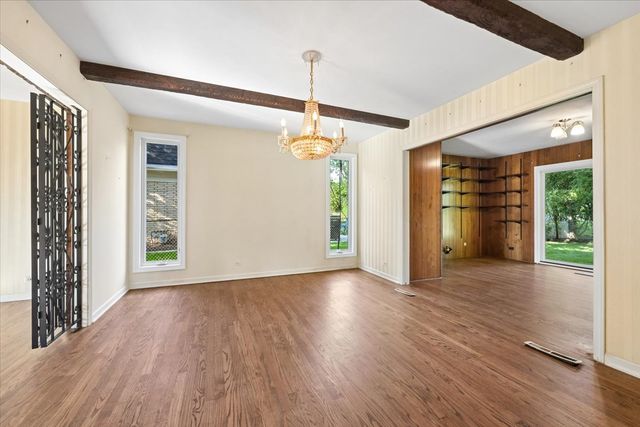 937 Sutton Drive, Northbrook, IL 60062