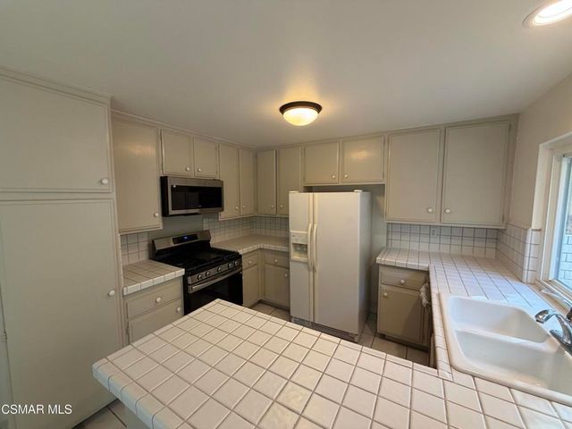 7254 Pomelo Drive, West Hills, CA 91307