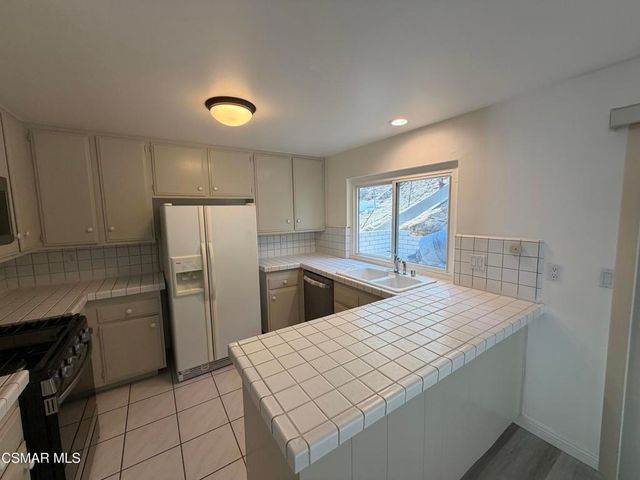 7254 Pomelo Drive, West Hills, CA 91307