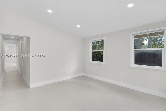 1525 NE 18th Ave, Fort Lauderdale, FL 33304