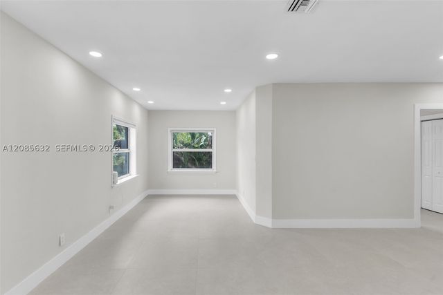 1525 NE 18th Ave, Fort Lauderdale, FL 33304
