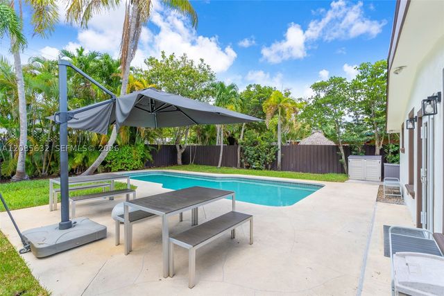 1525 NE 18th Ave, Fort Lauderdale, FL 33304