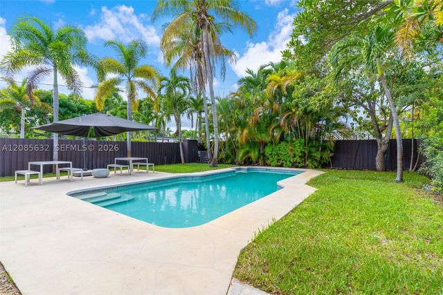1525 NE 18th Ave, Fort Lauderdale, FL 33304