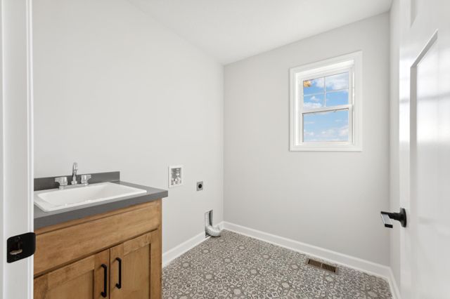 1937 Dahlia Drive, Shakopee, MN 55379