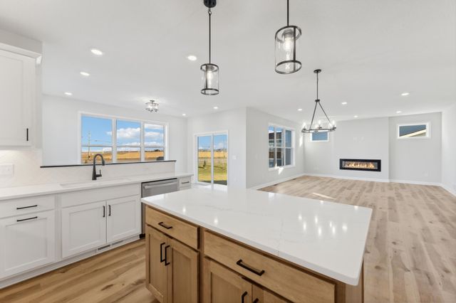 1937 Dahlia Drive, Shakopee, MN 55379