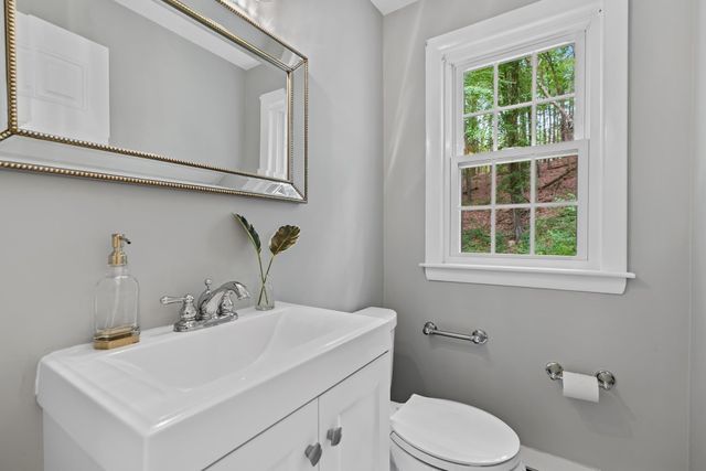 39 Rolling Lane, Wayland, MA 01778