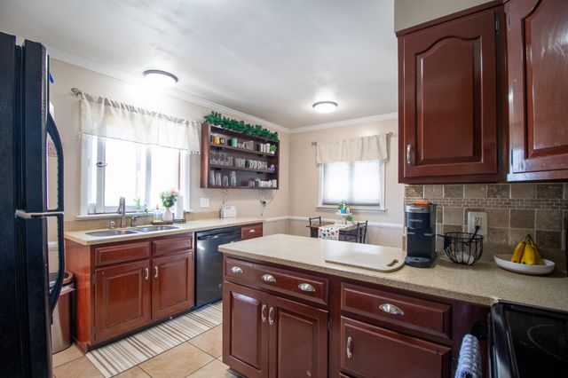 4307 GREENGARDEN Boulevard, Erie, PA 16509