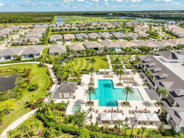 9973 Regency Way, Palm Beach Gardens, FL 33412