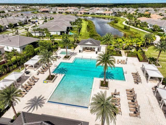 9973 Regency Way, Palm Beach Gardens, FL 33412