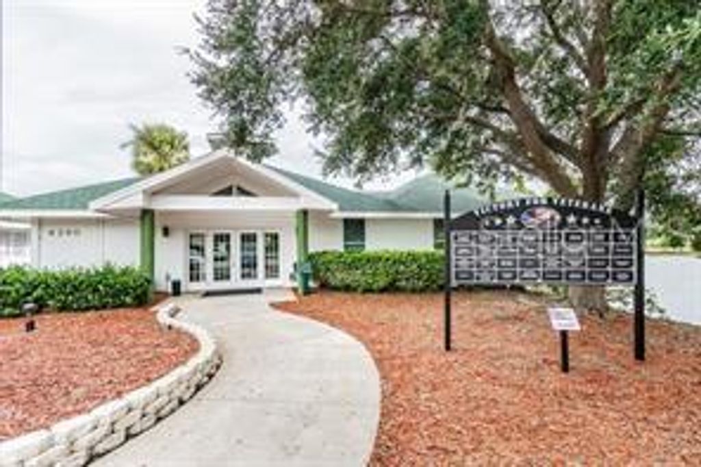 Image 35 of property listing at 3740 PINEBROOK CIRCLE 603, Bradenton, FL 34209