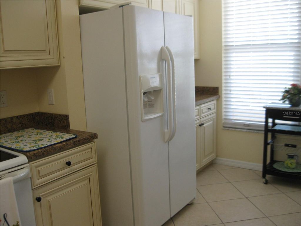 Image 9 of property listing at 3740 PINEBROOK CIRCLE 603, Bradenton, FL 34209
