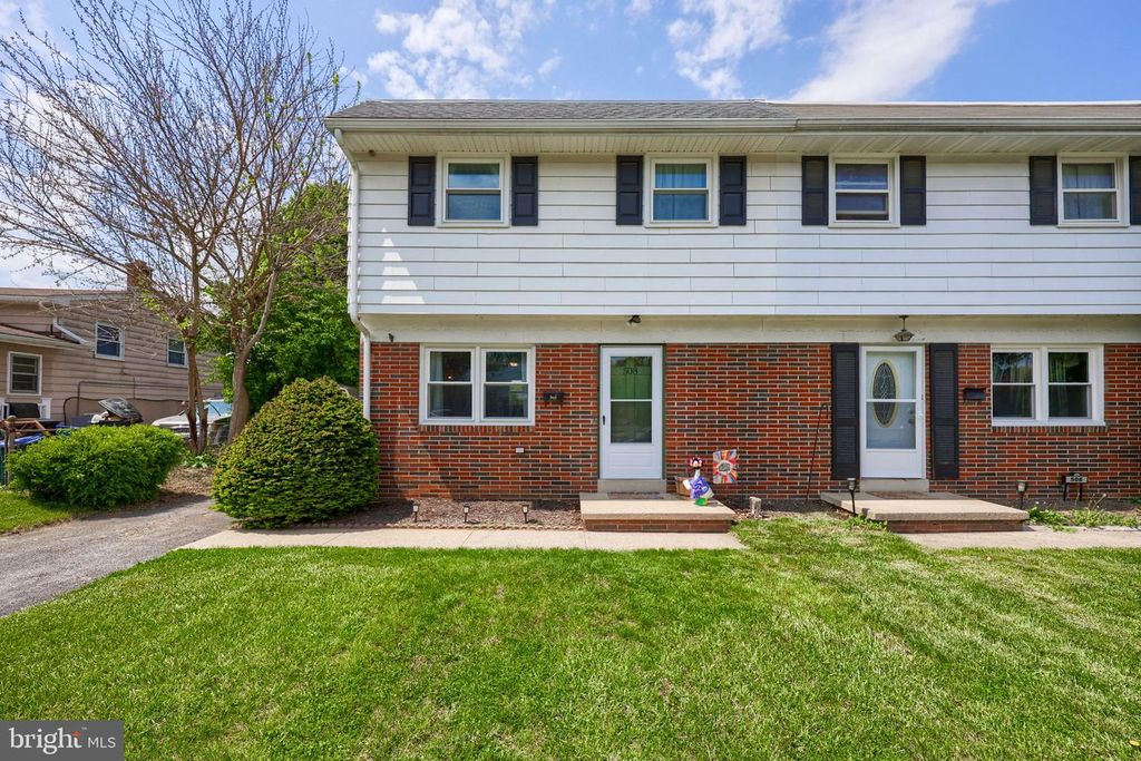 508 W MARION ST, Lititz, PA 17543