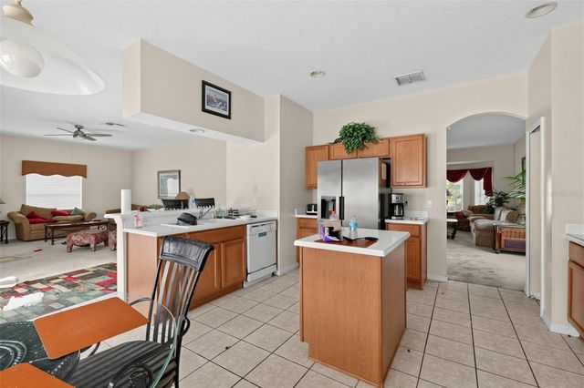 913 HENLEY CIRCLE, Davenport, FL 33896