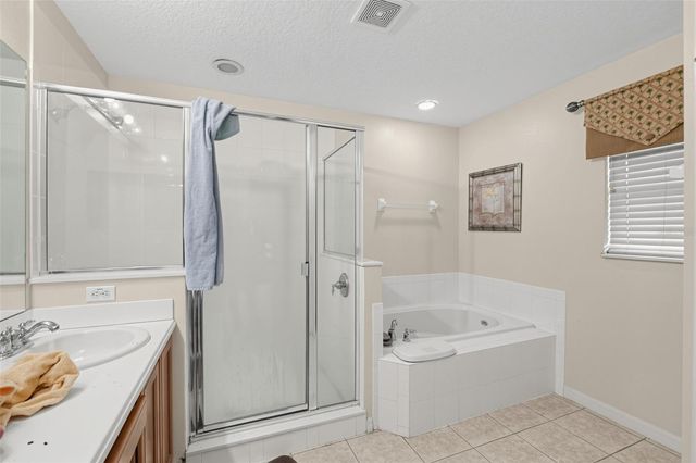 913 HENLEY CIRCLE, Davenport, FL 33896