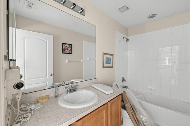913 HENLEY CIRCLE, Davenport, FL 33896