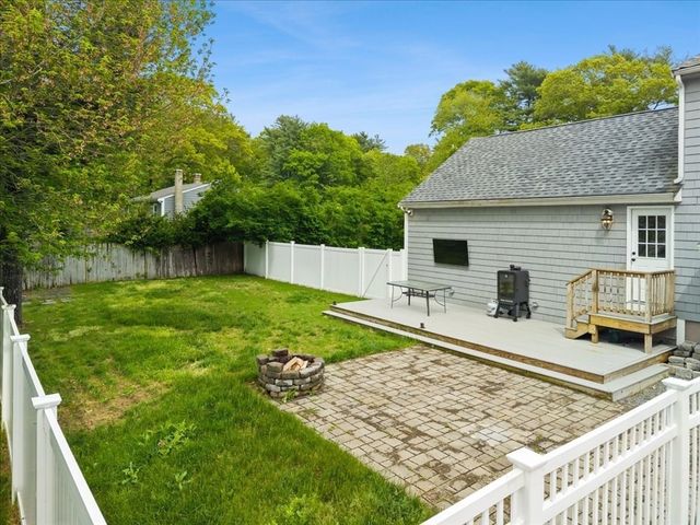 13 Lydon Lane, Kingston, MA 02364