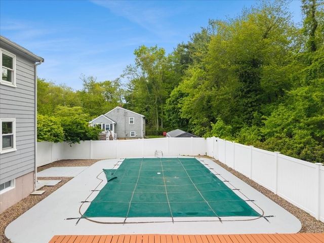 13 Lydon Lane, Kingston, MA 02364