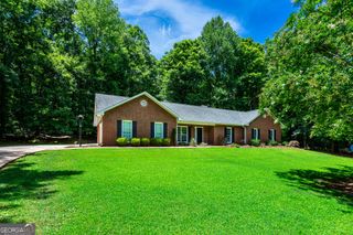 121 Colonial Court, Lagrange, GA 30240