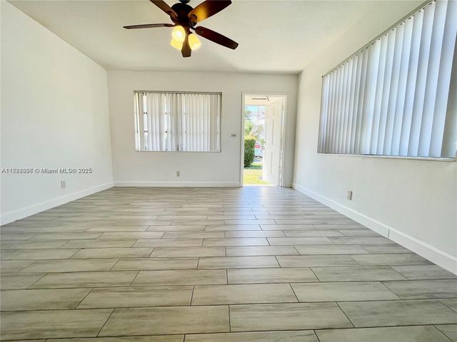 213 SW 10th St 0, Hallandale Beach, FL 33009