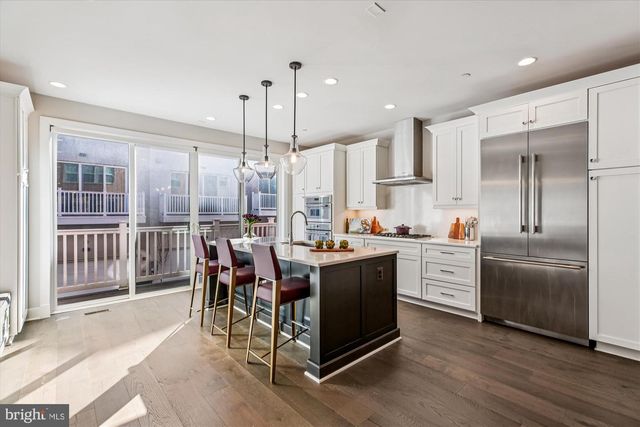 10340 GROSVENOR PL, North Bethesda, MD 20852