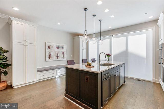 10340 GROSVENOR PL, North Bethesda, MD 20852
