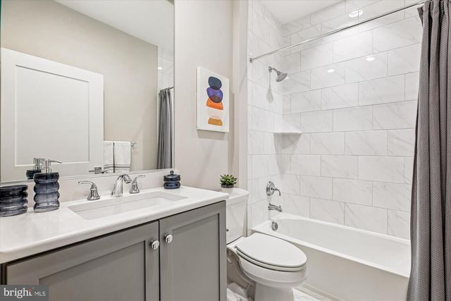 10340 GROSVENOR PL, North Bethesda, MD 20852