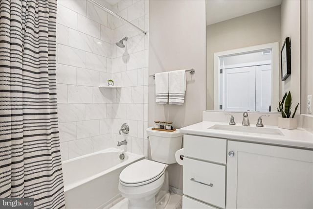10340 GROSVENOR PL, North Bethesda, MD 20852