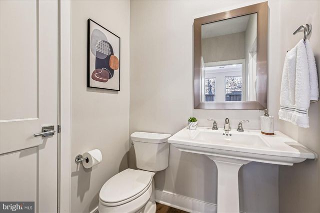 10340 GROSVENOR PL, North Bethesda, MD 20852