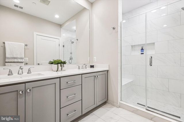 10340 GROSVENOR PL, North Bethesda, MD 20852