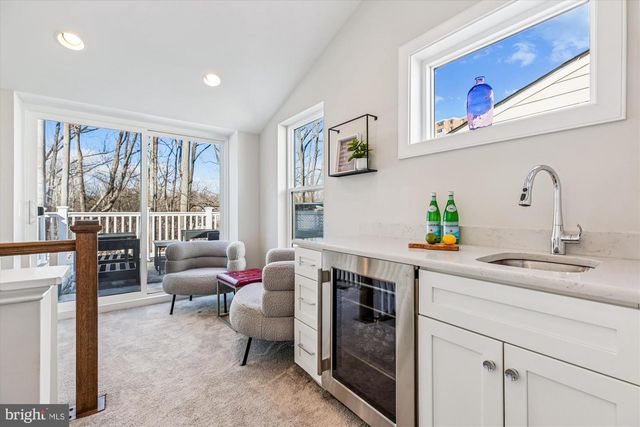 10340 GROSVENOR PL, North Bethesda, MD 20852
