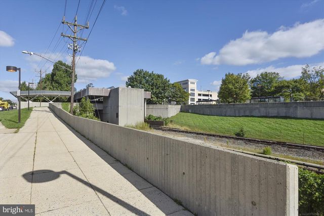 10340 GROSVENOR PL, North Bethesda, MD 20852