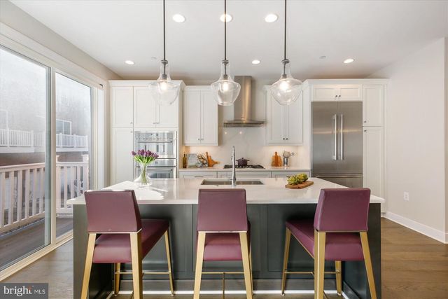 10340 GROSVENOR PL, North Bethesda, MD 20852