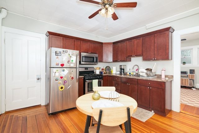 165 Whitwell St, Quincy, MA 02169