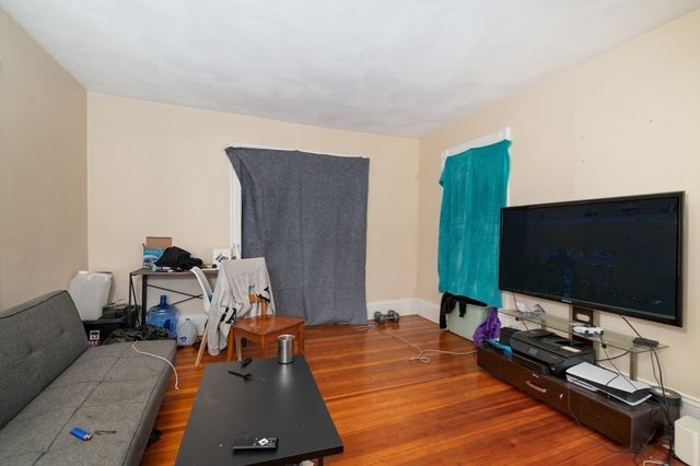 165 Whitwell St, Quincy, MA 02169