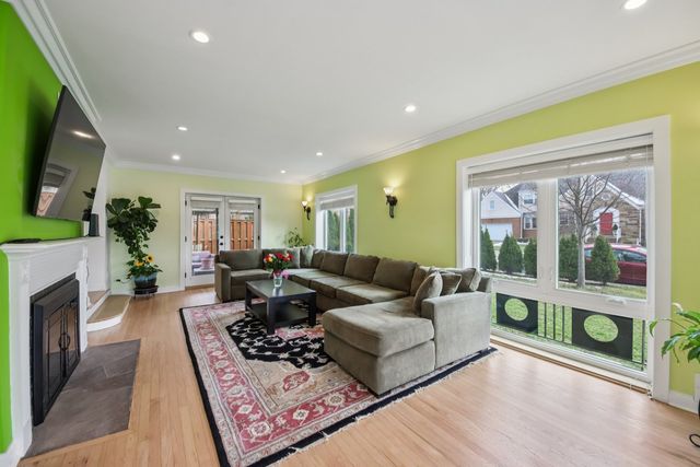 6601 N Trumbull Avenue, Lincolnwood, IL 60712