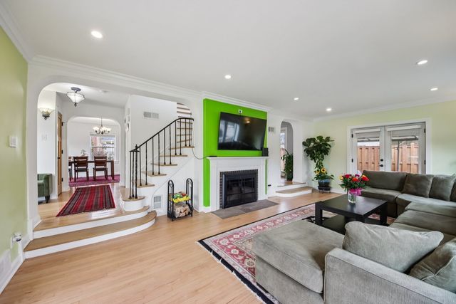 6601 N Trumbull Avenue, Lincolnwood, IL 60712