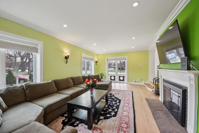 6601 N Trumbull Avenue, Lincolnwood, IL 60712