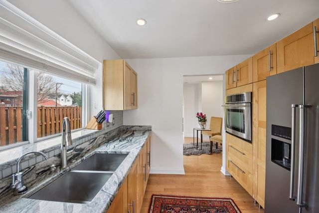 6601 N Trumbull Avenue, Lincolnwood, IL 60712
