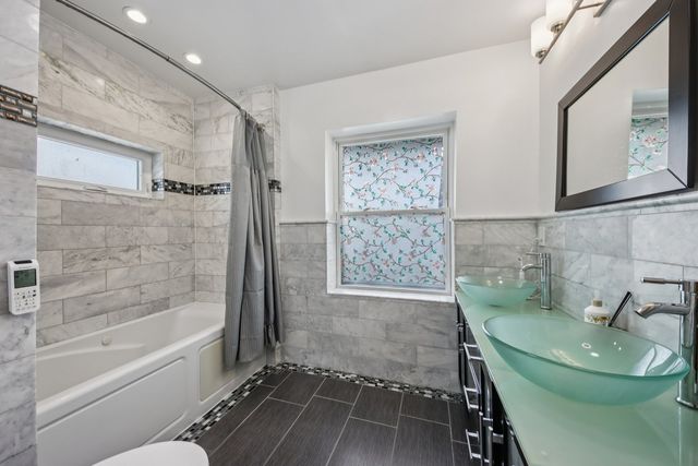 6601 N Trumbull Avenue, Lincolnwood, IL 60712