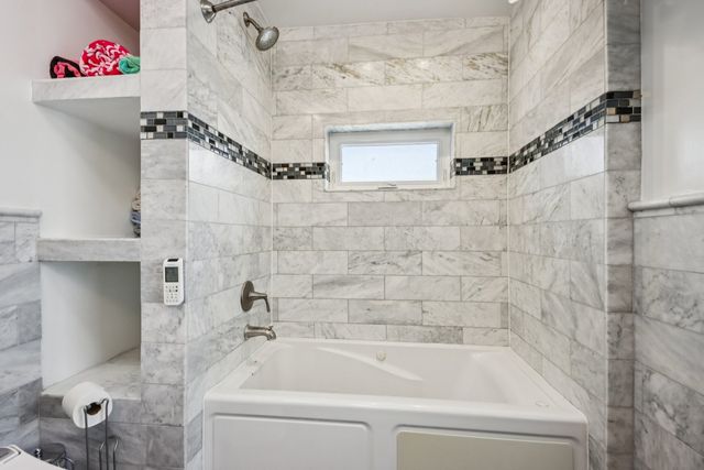 6601 N Trumbull Avenue, Lincolnwood, IL 60712