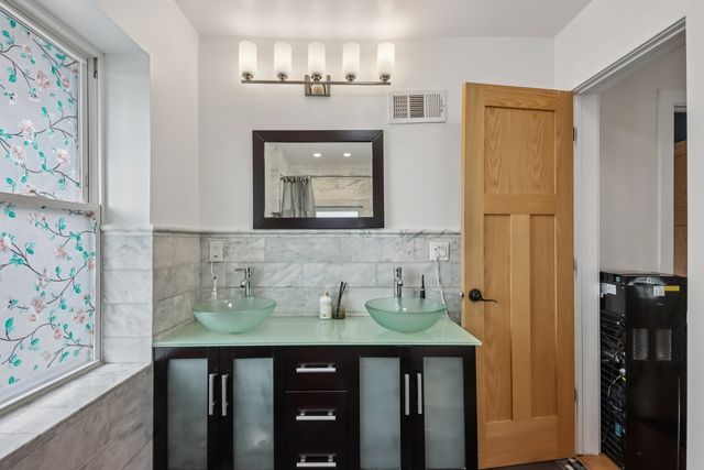 6601 N Trumbull Avenue, Lincolnwood, IL 60712