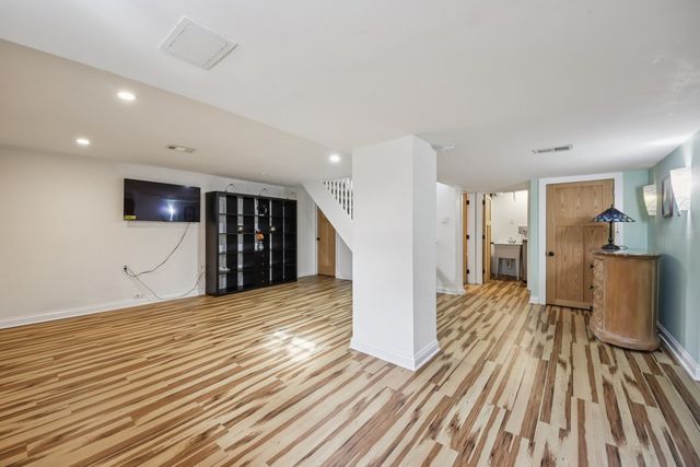 6601 N Trumbull Avenue, Lincolnwood, IL 60712