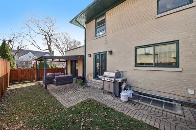 6601 N Trumbull Avenue, Lincolnwood, IL 60712