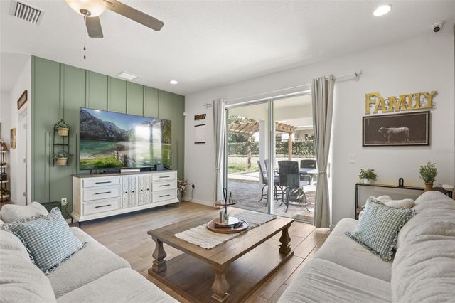7104 DILLY LAKE AVENUE, Groveland, FL 34736
