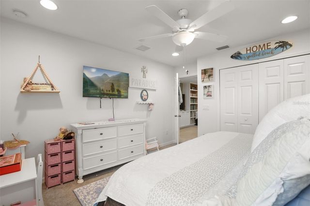 7104 DILLY LAKE AVENUE, Groveland, FL 34736